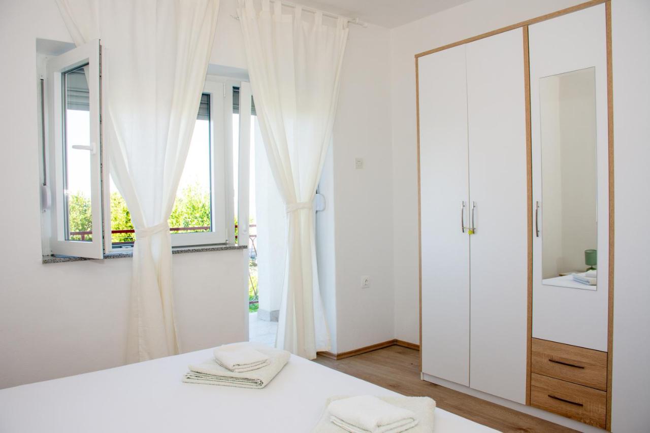 Tomic Appartement Novi Vinodolski Buitenkant foto