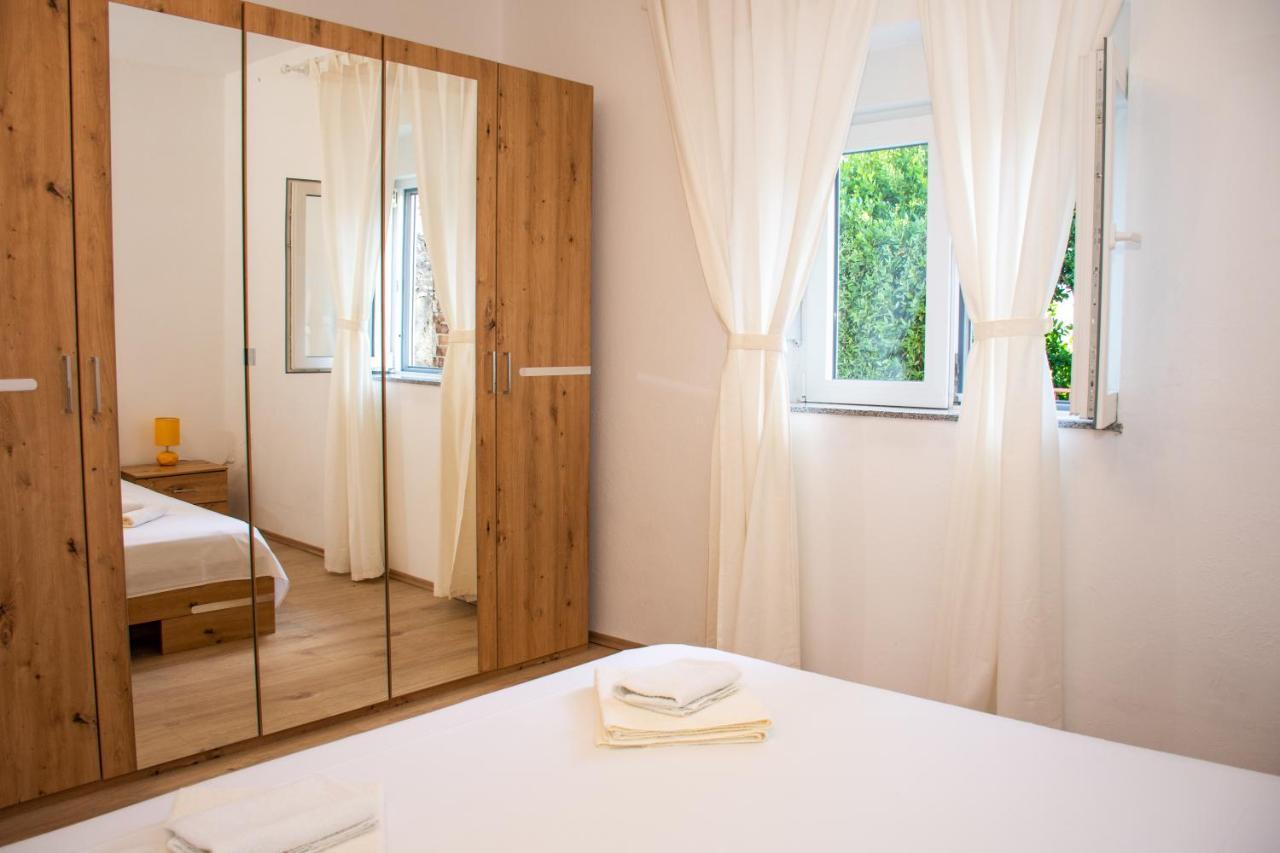 Tomic Appartement Novi Vinodolski Buitenkant foto
