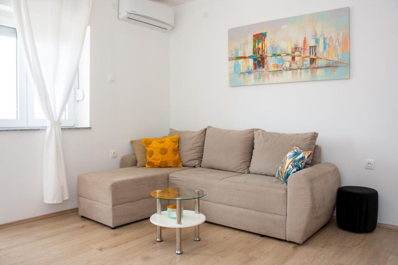 Tomic Appartement Novi Vinodolski Buitenkant foto