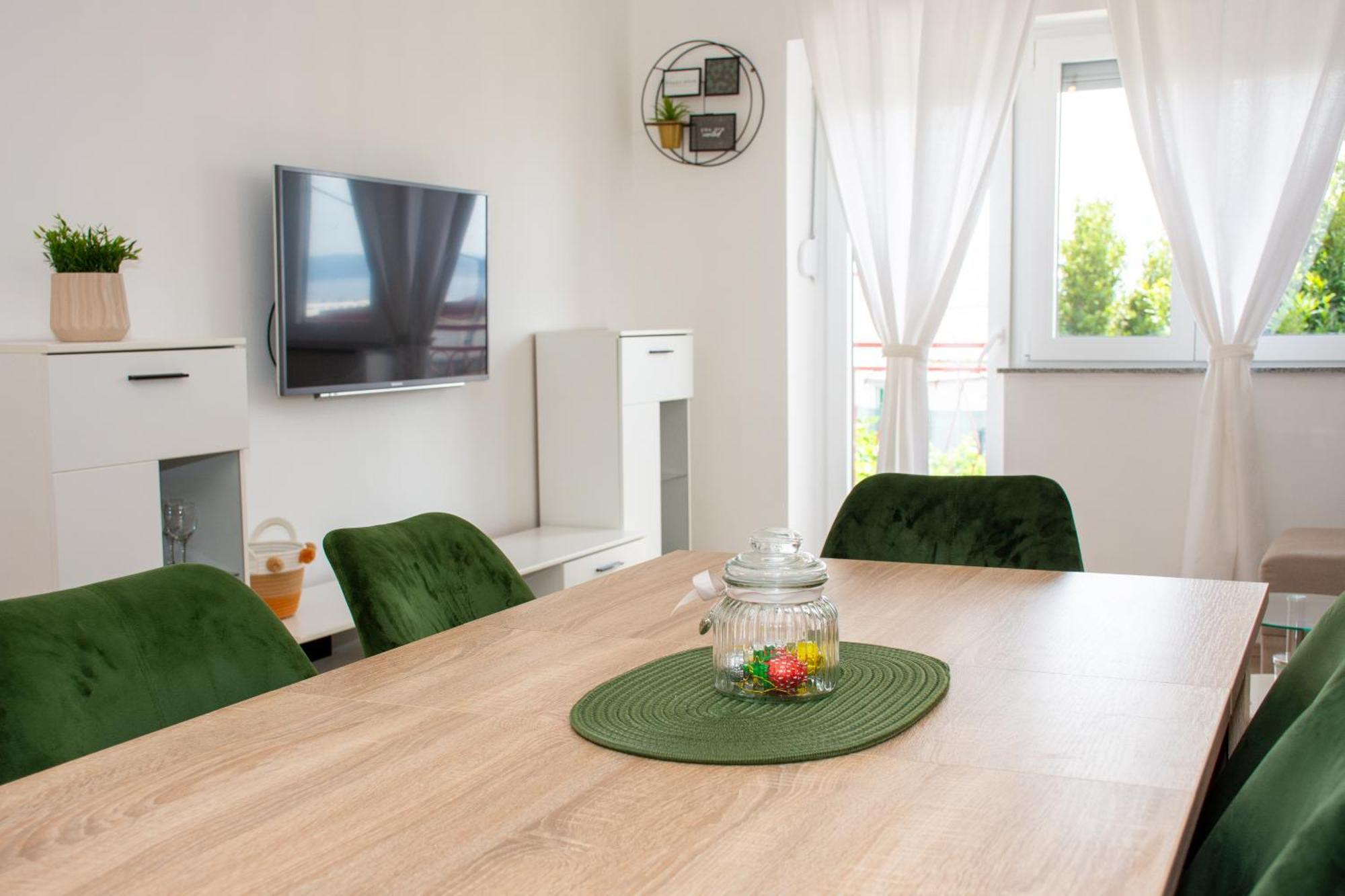 Tomic Appartement Novi Vinodolski Buitenkant foto